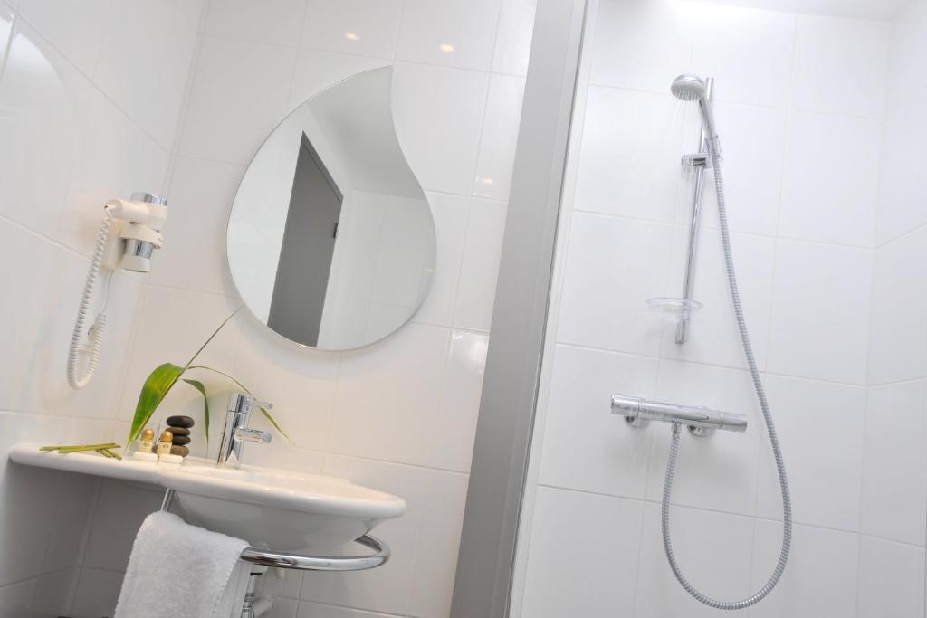 Hotel Eden Park Pau Est, Avec Piscine Room photo